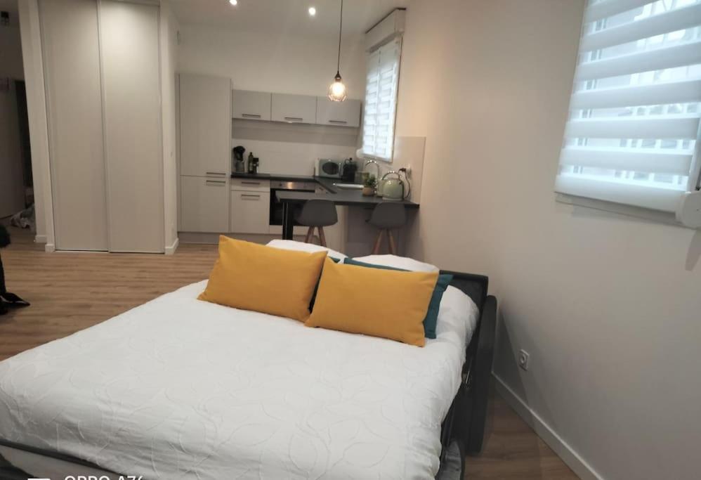 L'Escale Balzac Apartamento Villeurbanne Exterior foto