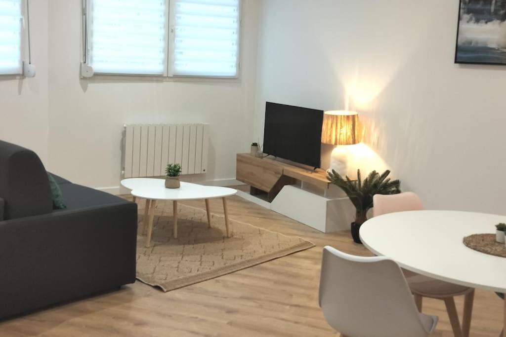 L'Escale Balzac Apartamento Villeurbanne Exterior foto